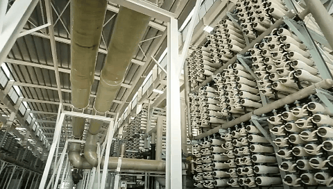 總理帶頭喝“下水道水”，新加坡為何被逼至如此？-