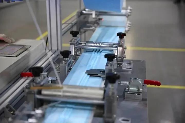 是跨界演繹，還是實(shí)力展現(xiàn)？利歐宣布口罩生產(chǎn)線投產(chǎn)，日產(chǎn)能100萬只-