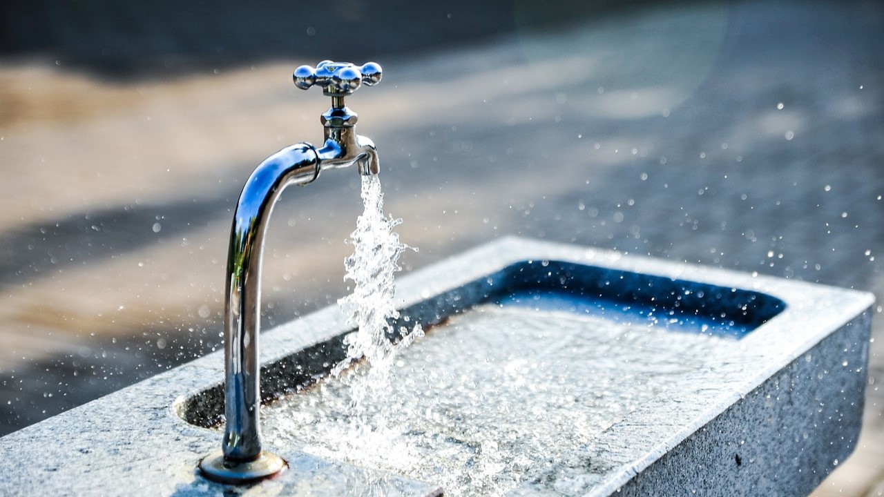 上海自來水變“網(wǎng)紅”，民生工程也能喝出高級(jí)感！